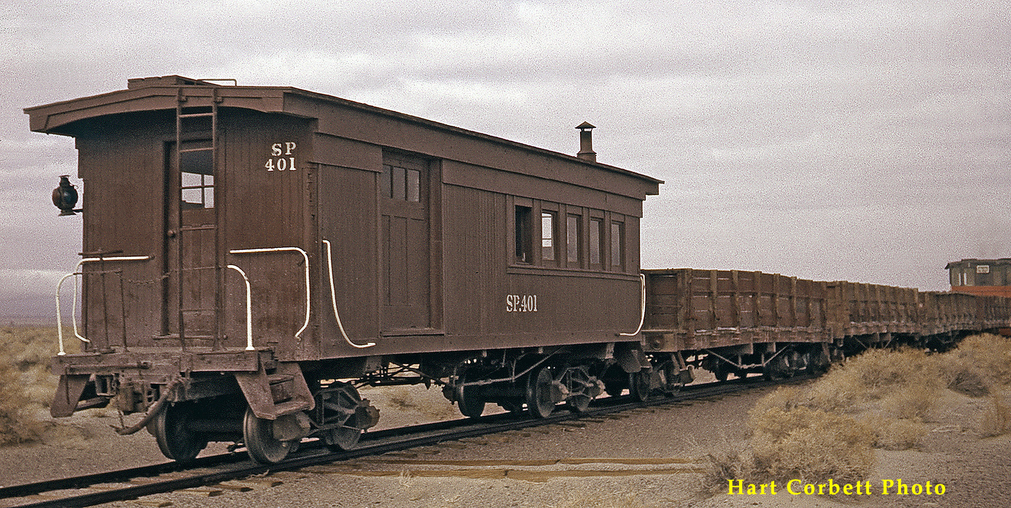 Wood Combine Caboose #401