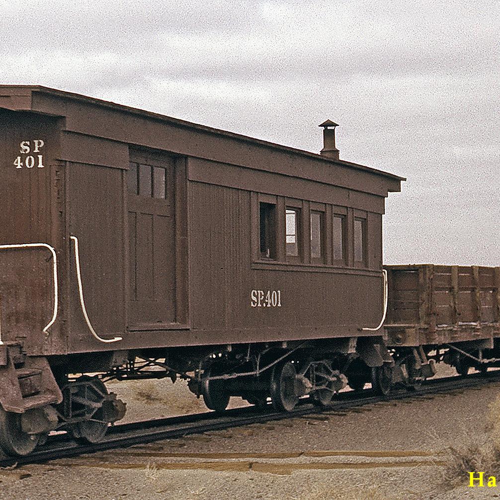 Wood Combine Caboose #401