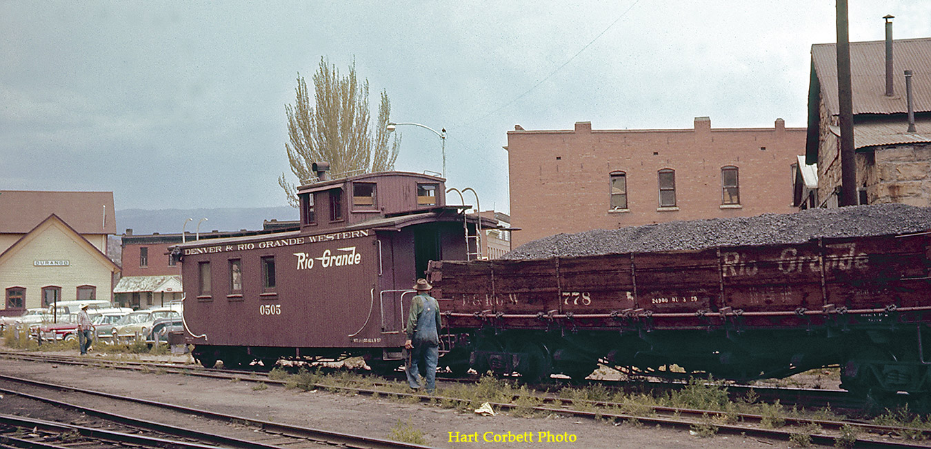 078-15-Depot,-Caboose-0505,-D.B.-Gon.-778,-Durango,-7-28-60-v.3-(text)