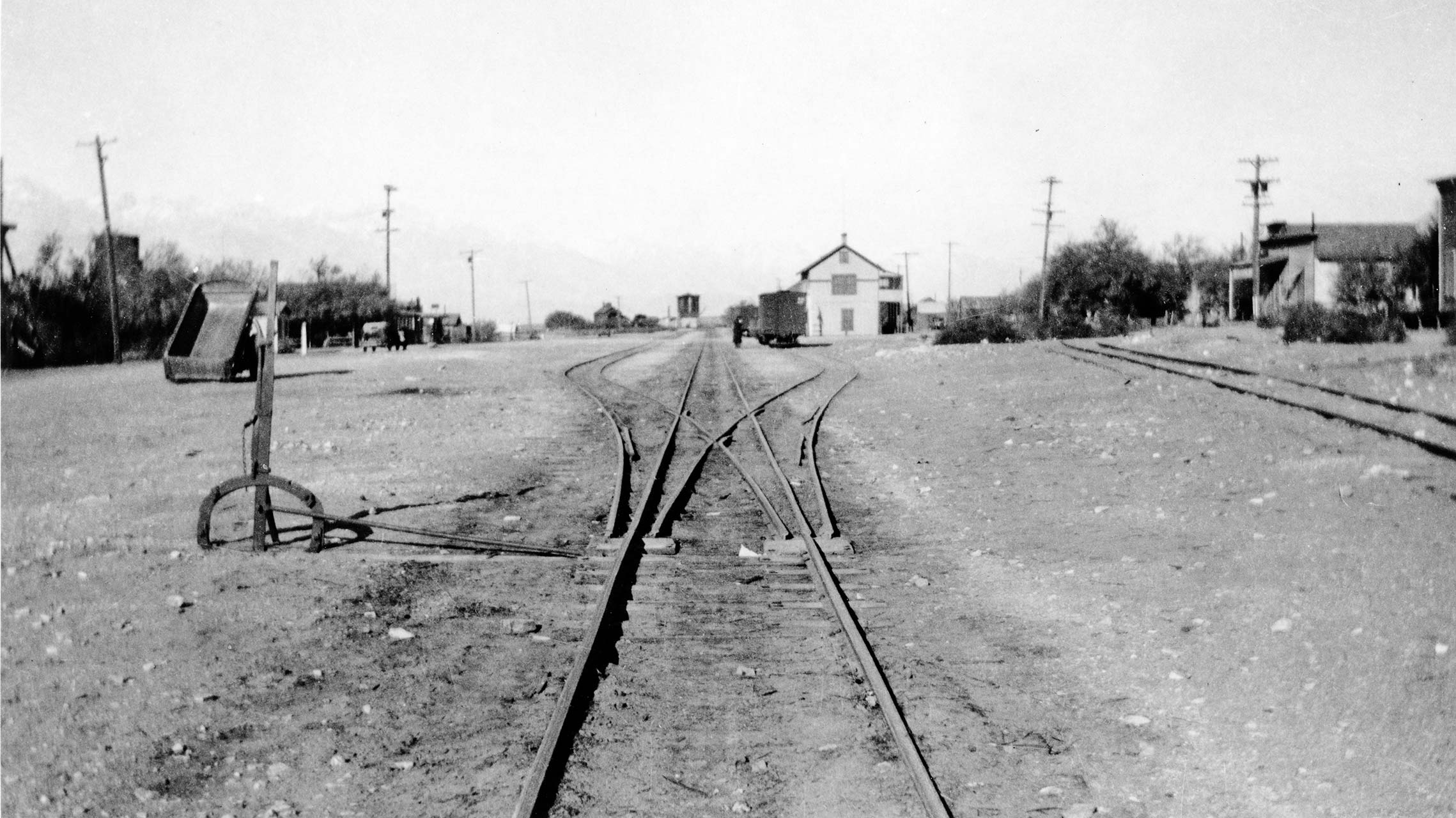 Keeler yard looking north, November 1934