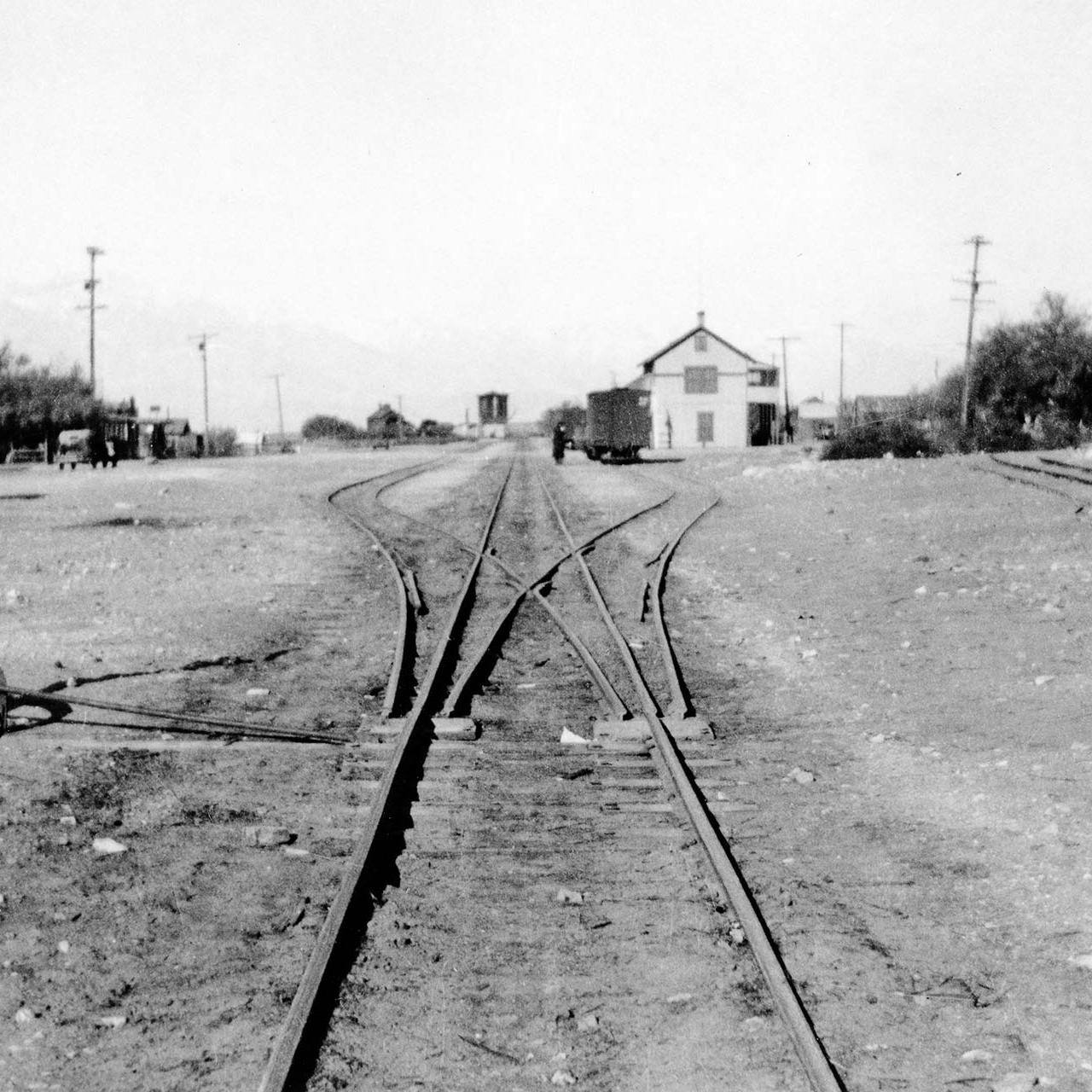Keeler yard looking north, November 1934