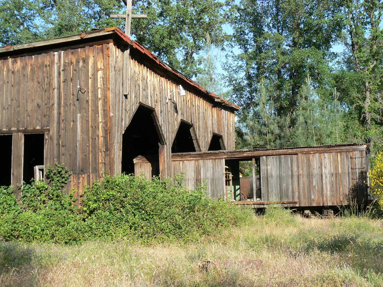 building-and-box2