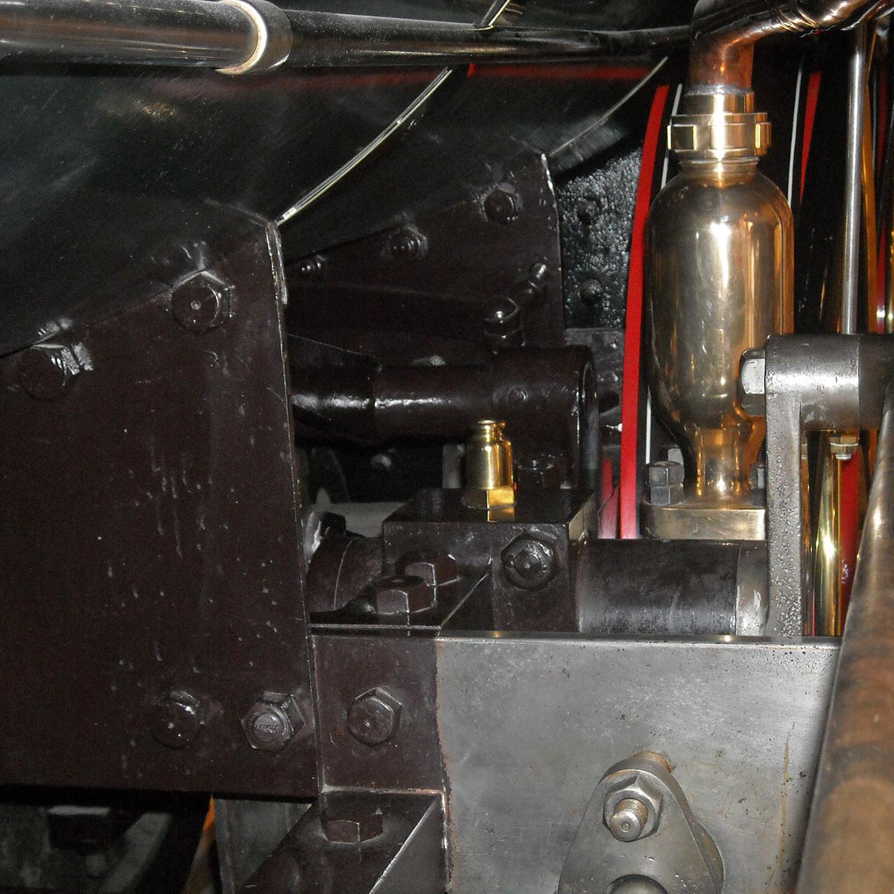 Frame: Valve rod yoke