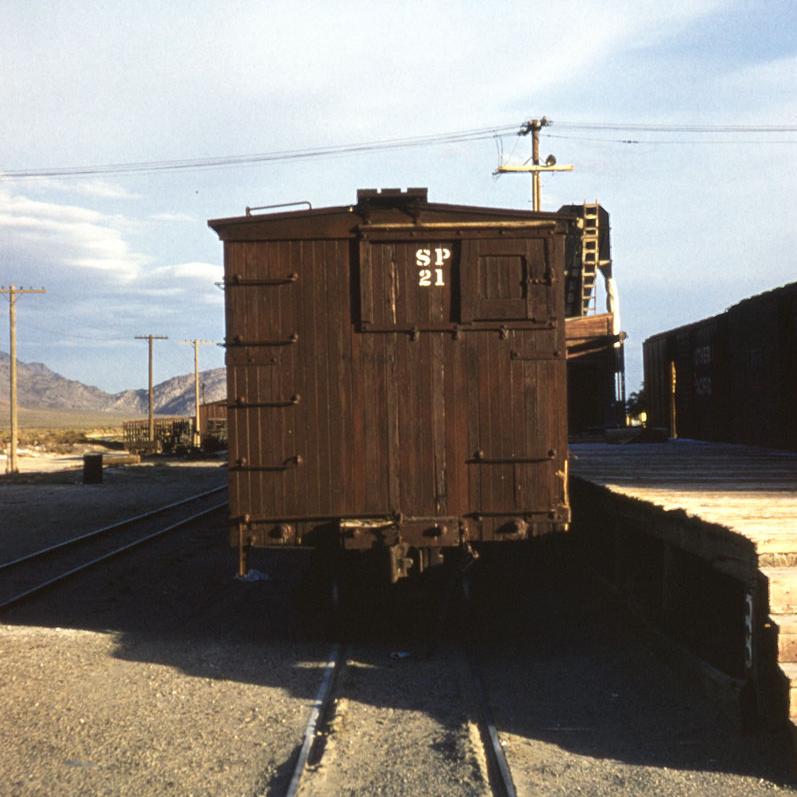 Boxcar #21 in Owenyo, end view.