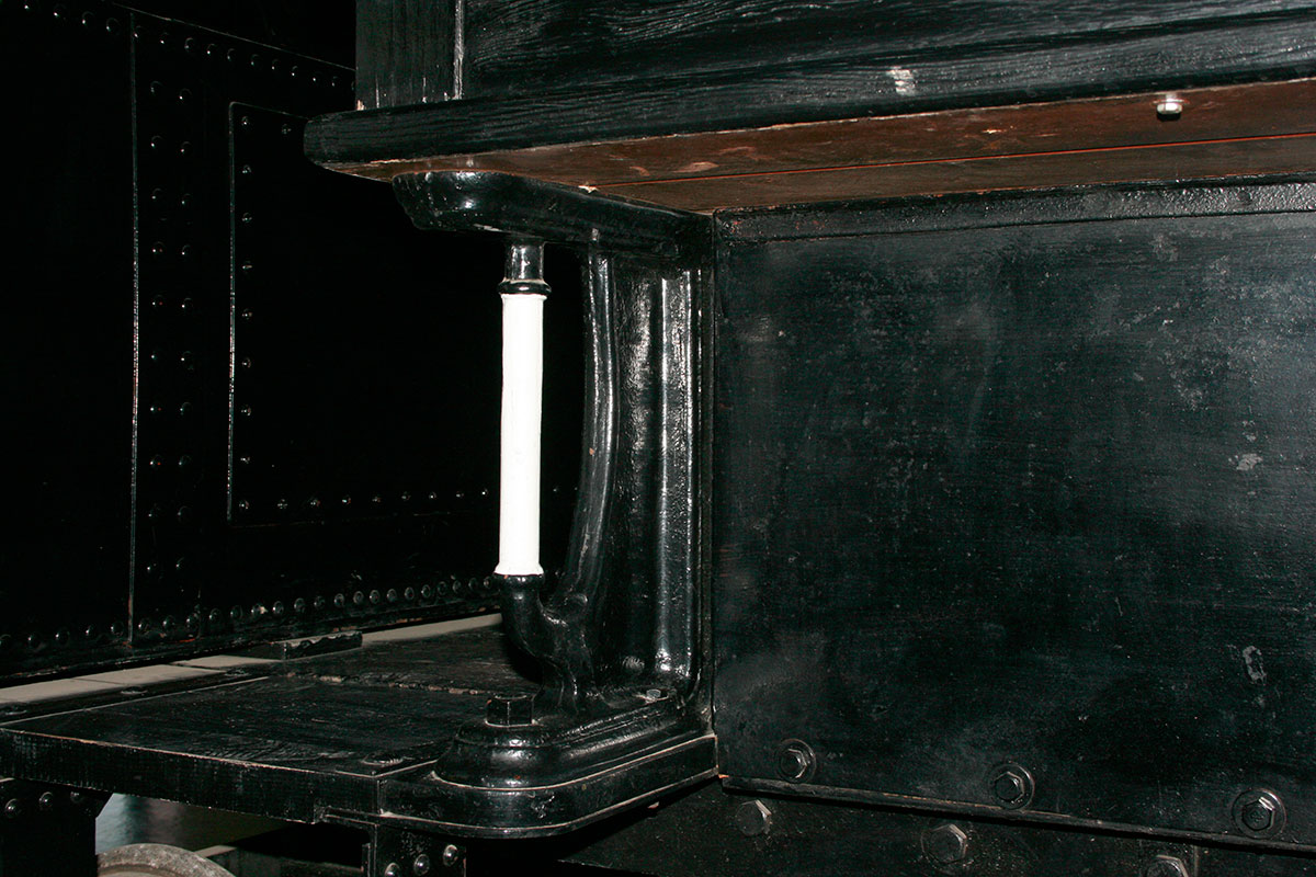 cab-support-and-floor-detail
