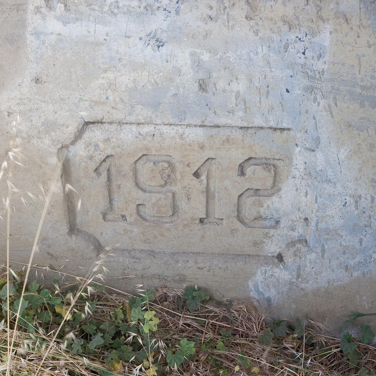 Date of construction in base.