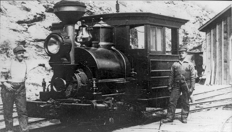 File:Eureka Mill 1 at Mill with crew PacificNG Coll.jpg